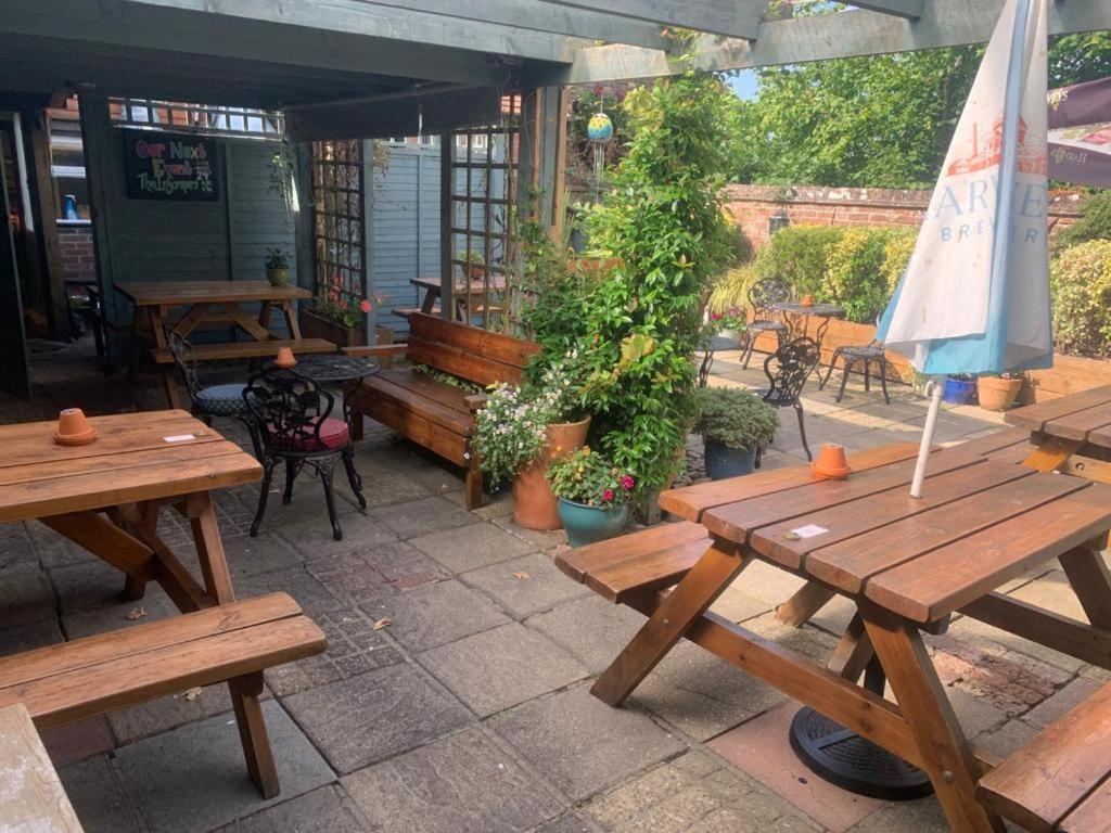 Rose And Crown B&B Burwash Bagian luar foto
